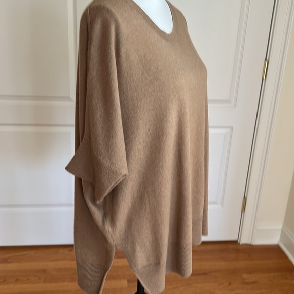 BCBG 100% cashmere dolman sleeve camel color sweater - Picture 3 of 9